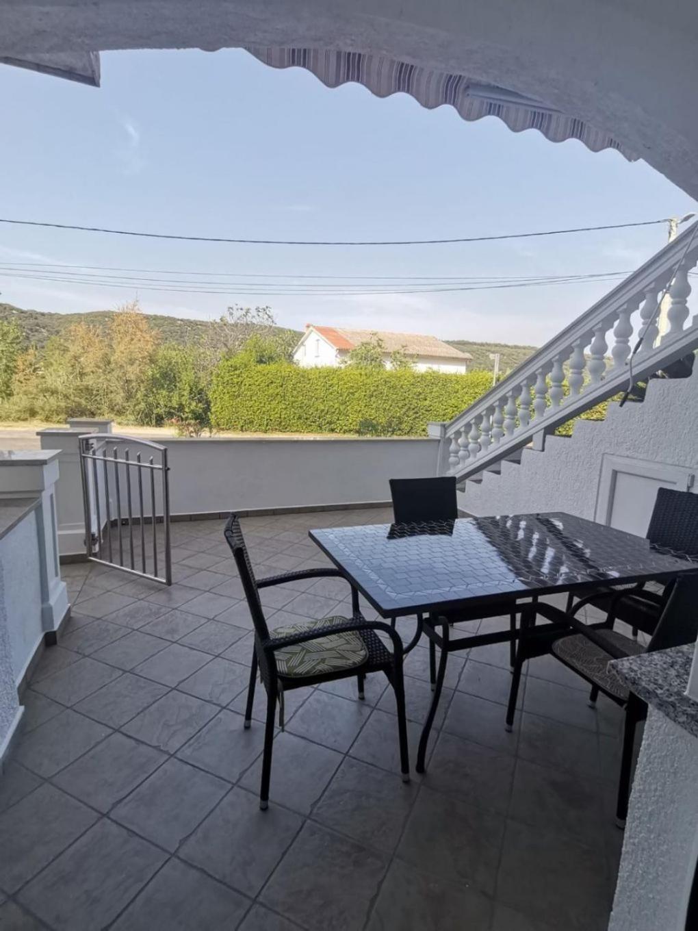 Apartments Mig - With Beautiful Garden Supetarska Draga Extérieur photo