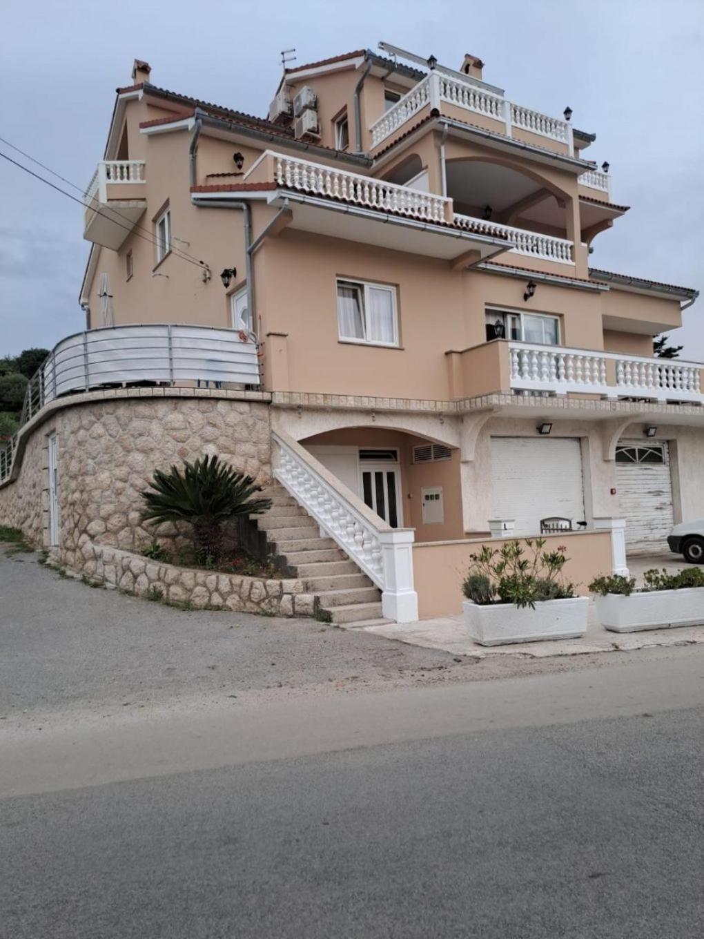 Apartments Mig - With Beautiful Garden Supetarska Draga Extérieur photo