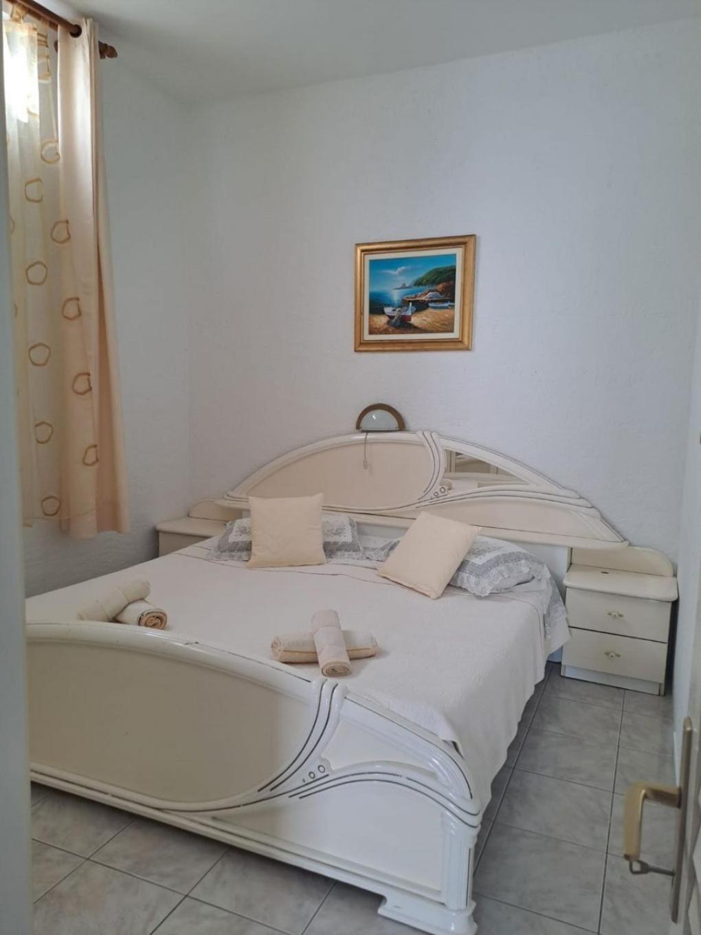 Apartments Mig - With Beautiful Garden Supetarska Draga Extérieur photo
