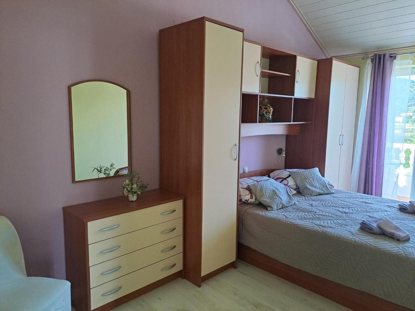 Apartments Mig - With Beautiful Garden Supetarska Draga Extérieur photo