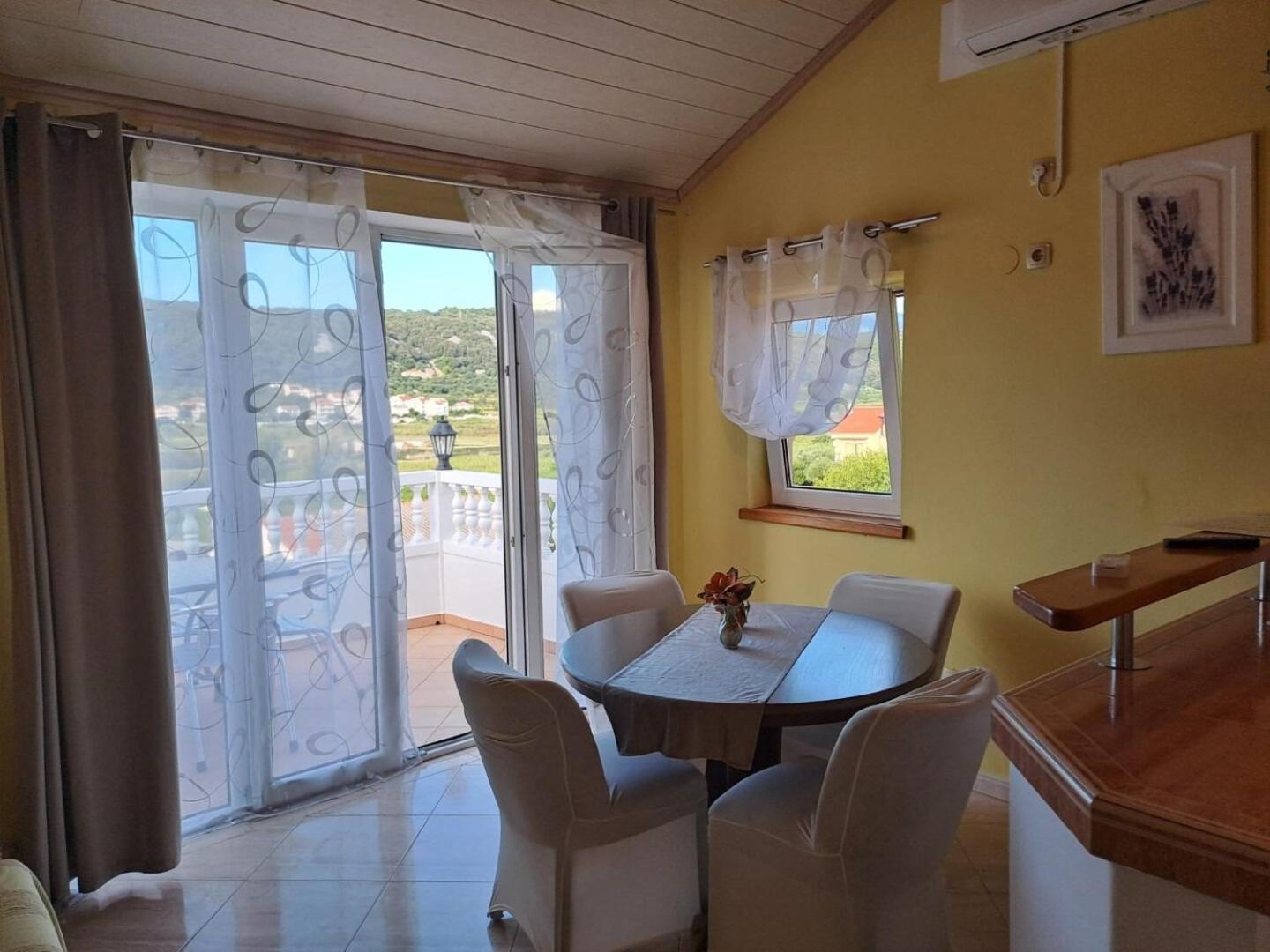 Apartments Mig - With Beautiful Garden Supetarska Draga Extérieur photo